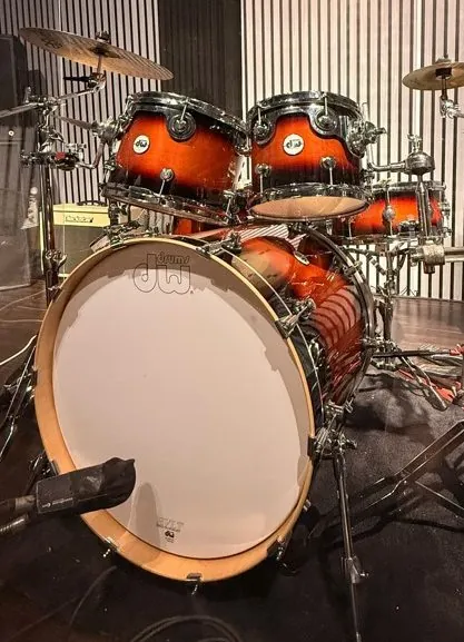 Front view of the DW drum kit